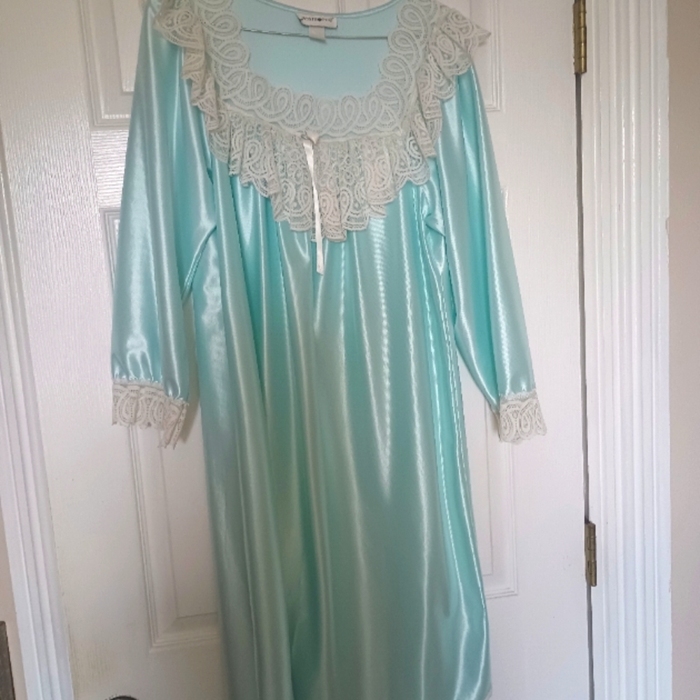 Vintage Apostrophe Satin And Lace Romantic Long Nightgown Sea Blue Size M